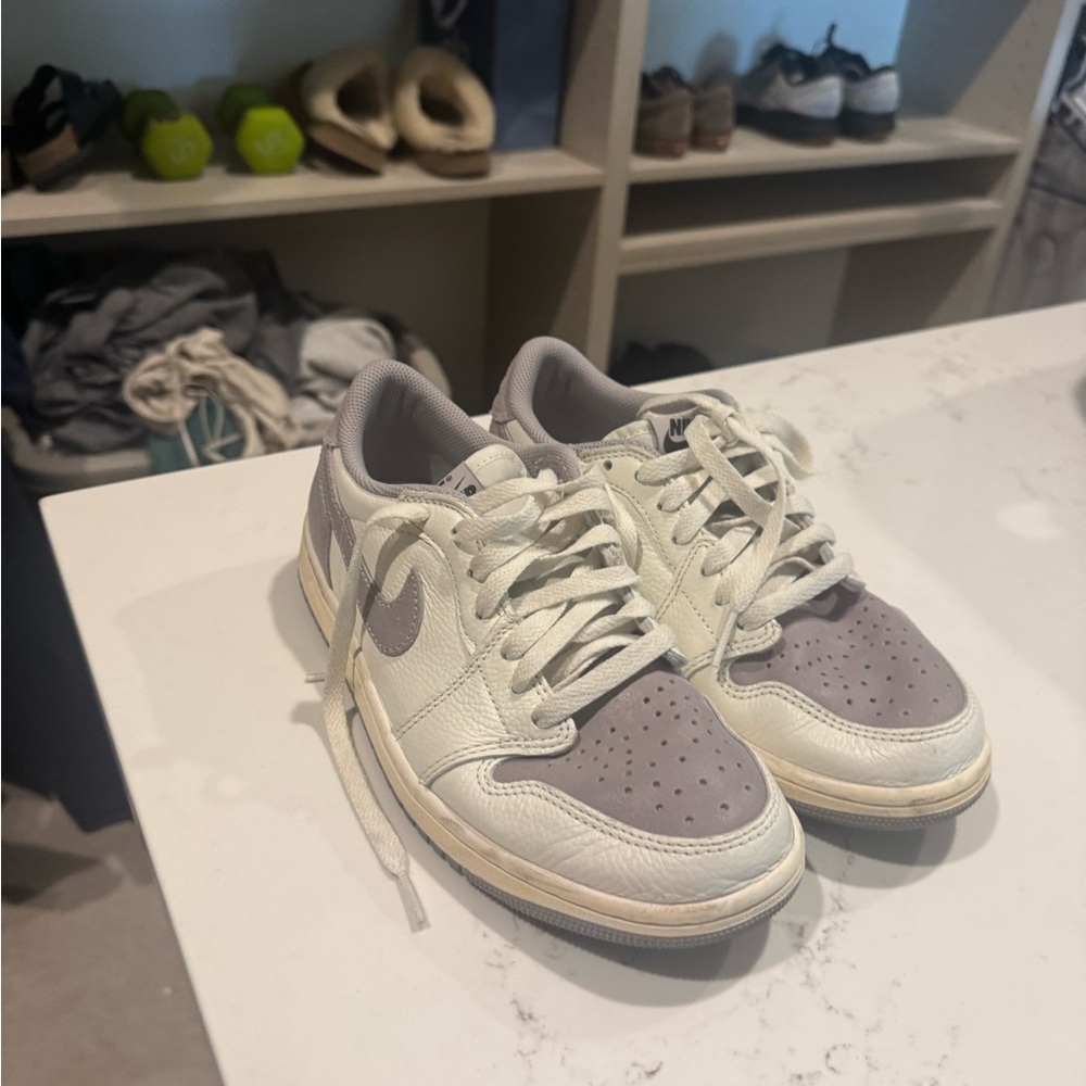 Gray and White Sneakers women’s 8/mens 6.5